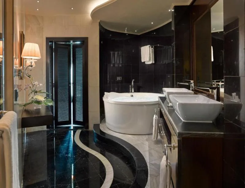 SUITE PREMIUM Room, Kempinski Palace Cairo, Cairo