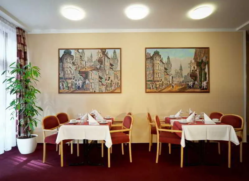 Restaurant, Globus, Prague