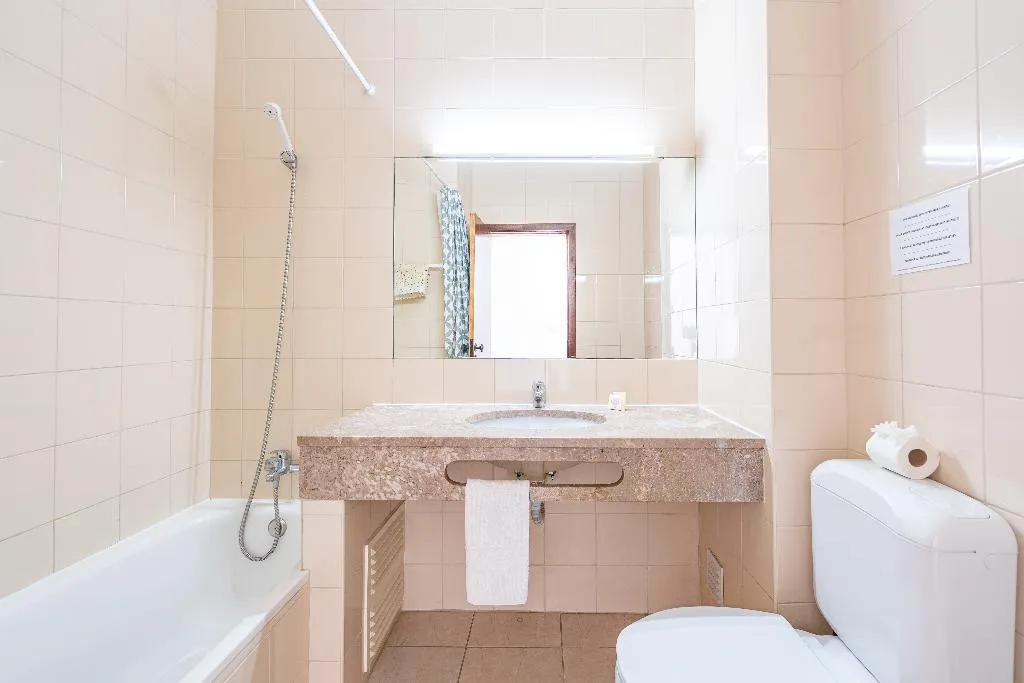 APARTMENT TWO BEDROOMS Room, Eirasol by Umbral, Algarve