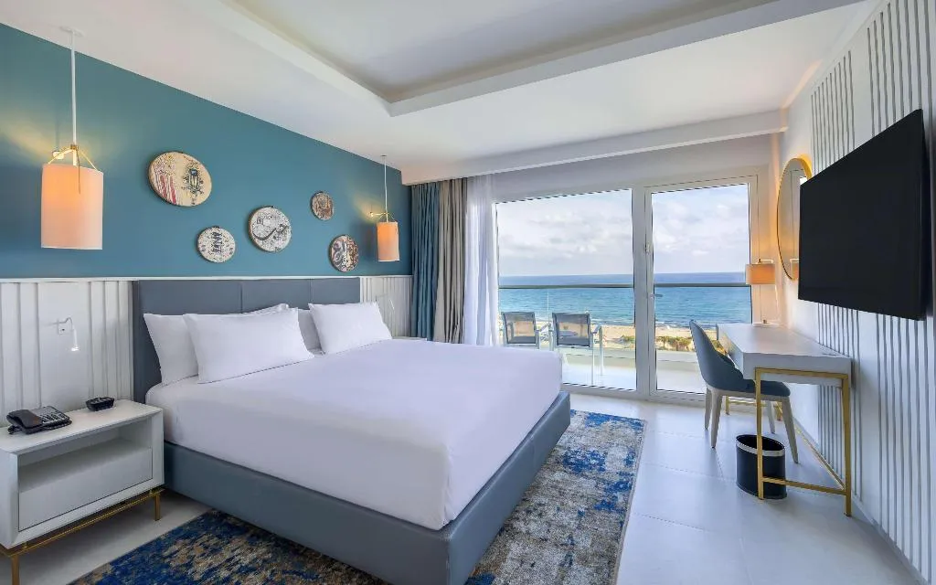 SUITE SEA FRONT Room, Hilton Skanes Monastir Beach Resort, Tunisia
