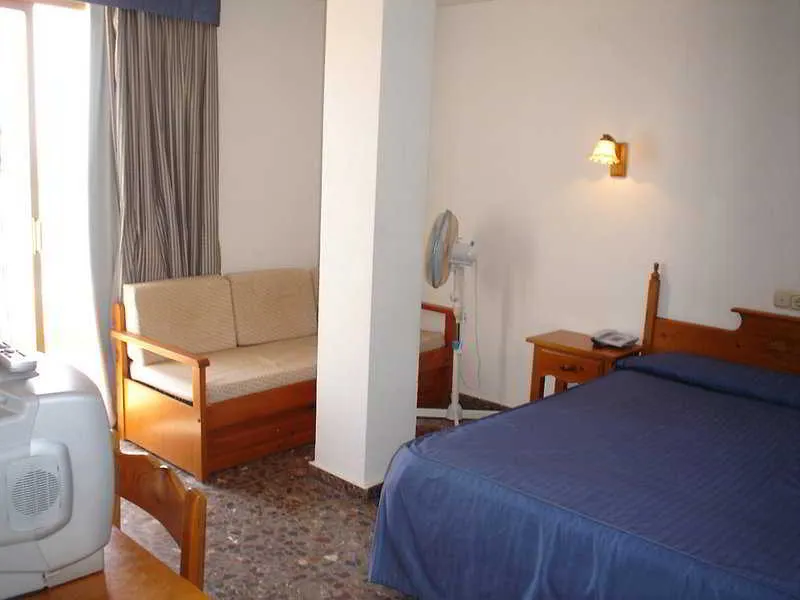 Room, Sundays Beach, Valencia
