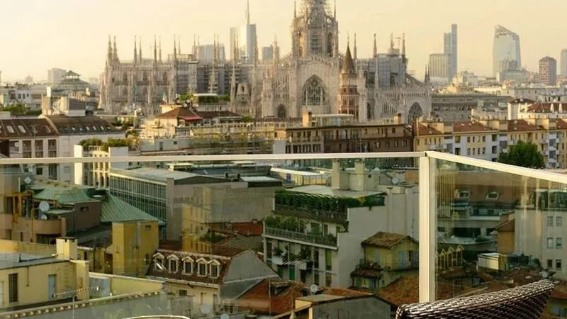 SUITE CAPACITY 3 Room, Uptown Palace, Milan