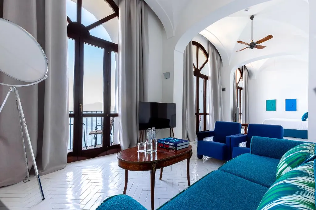 SUITE SEA VIEW Room, Grand Hotel Europa Palace, Naples
