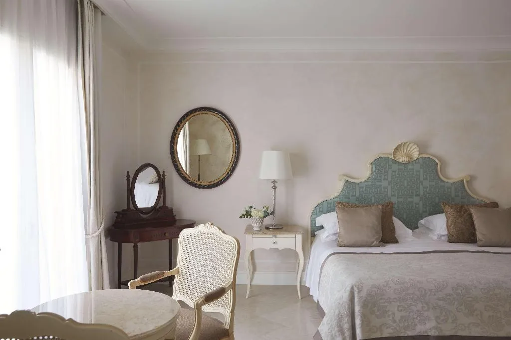 Room, Villa Sant'Andrea, A Belmond Hotel, Taormina Mare, Catania