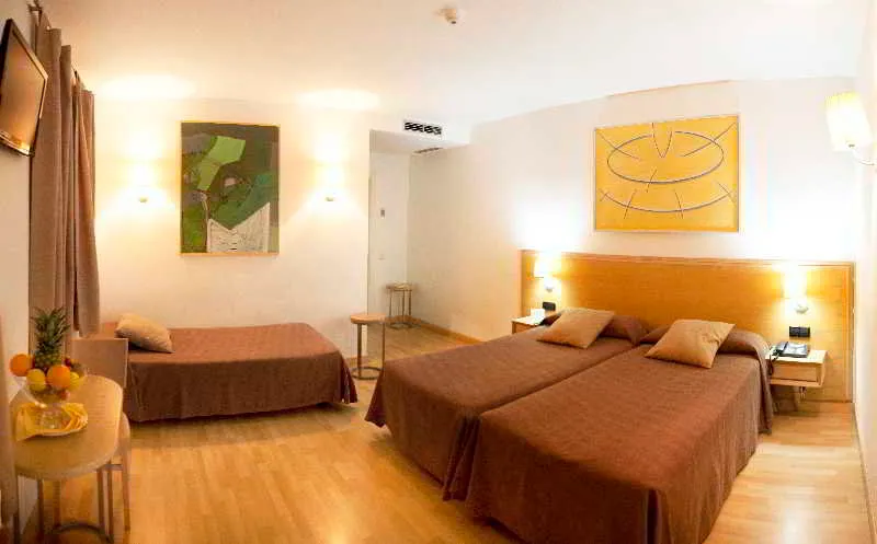 Room, Miau, Madrid