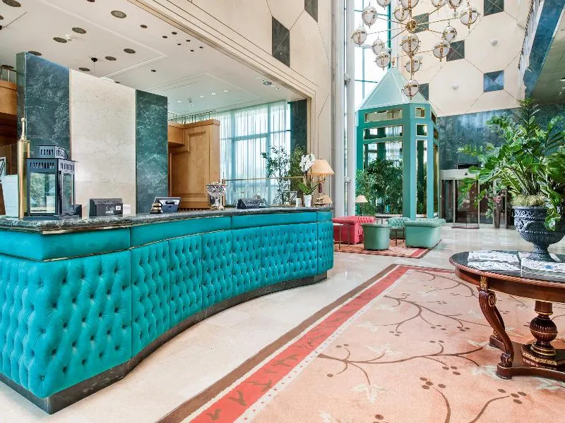 Lobby, Royal Garden Hotel, Milan