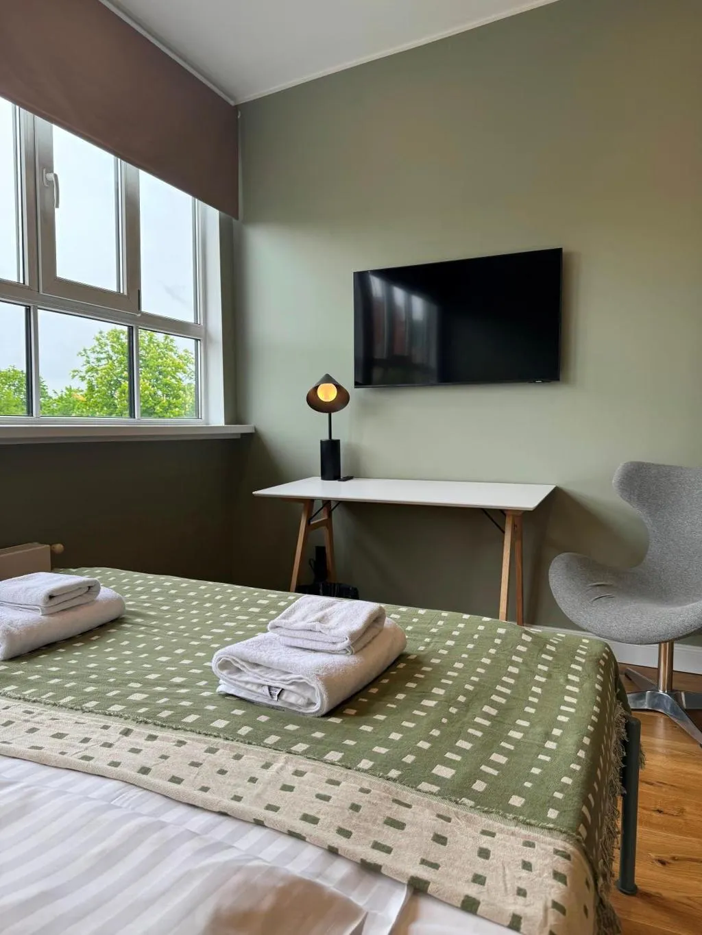 DOUBLE DELUXE QUEEN BED Room, Avitar, Riga