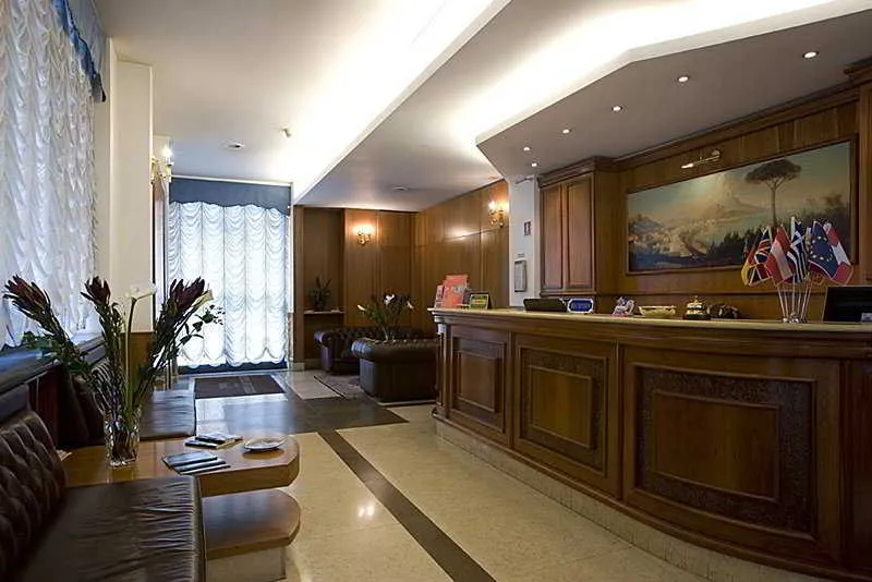 Lobby, San Giorgio, Naples