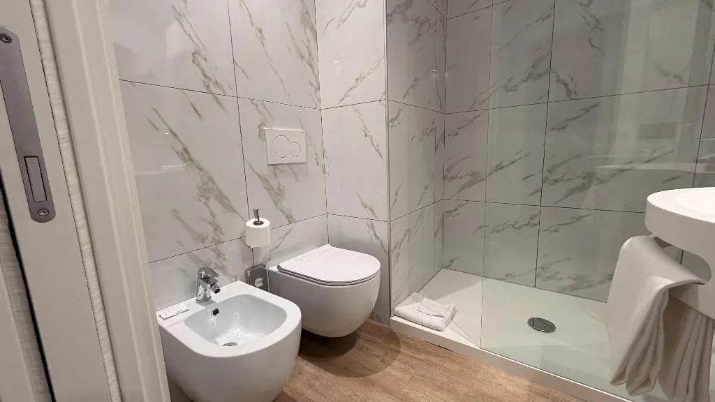 DOUBLE QUEEN BED NON SMOKING Room, Astoria Sure Hotel Collection by Best Western, Milan