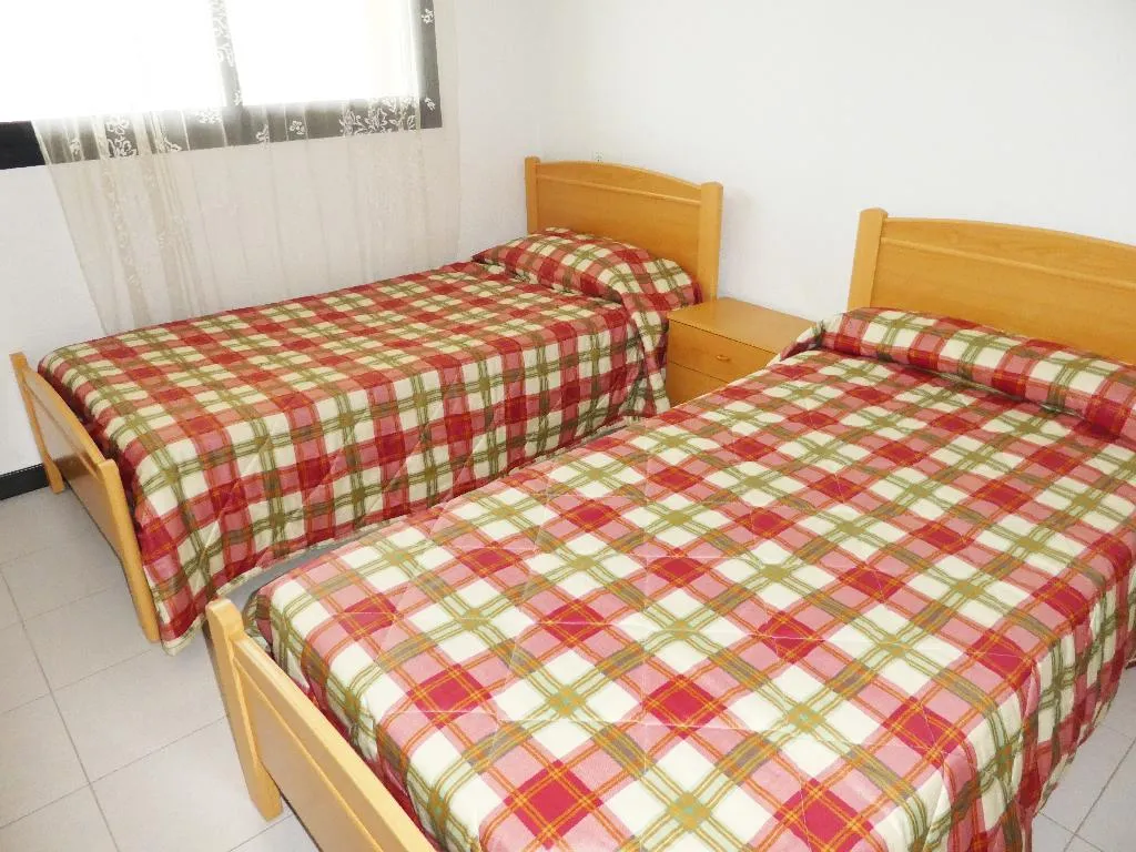 APARTMENT CAPACITY 6 TWO BEDROOMS Room, Apartamentos Surfing3000, Valencia