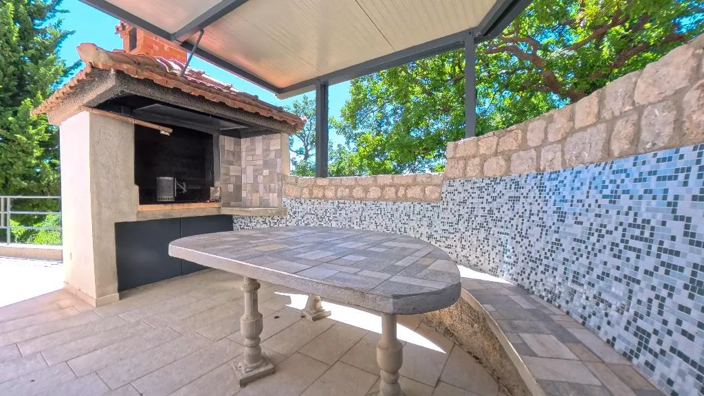 Sports and Entertainment, Villa Mambo, Dubrovnik
