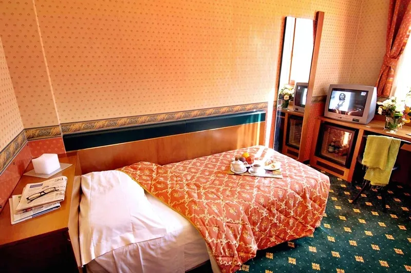 General view, Hotel Des Etrangers, Milan