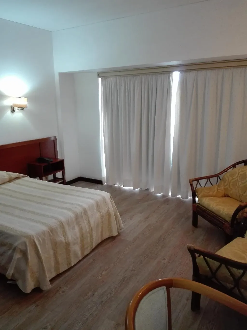 SINGLE WITH BALCONY Room, Residencial Greco, Madeira