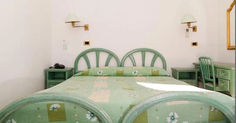 QUADRUPLE STANDARD Room, Hotel Del Postiglione, Naples