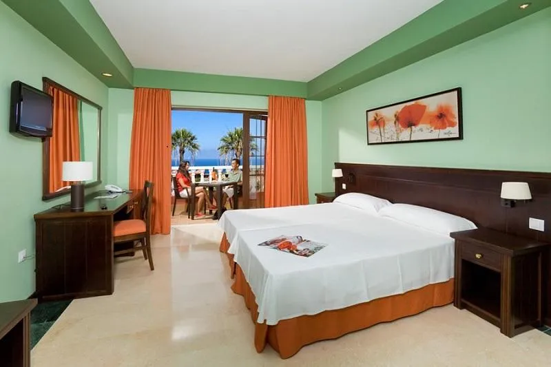 TRIPLE STANDARD Room, Grand Hotel Callao, Tenerife