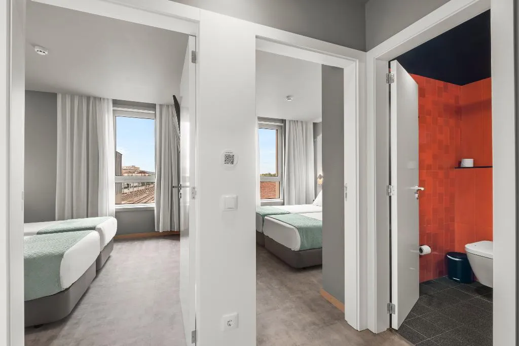 QUADRUPLE STANDARD Room, Basic Hotel Braga by Axis, Porto
