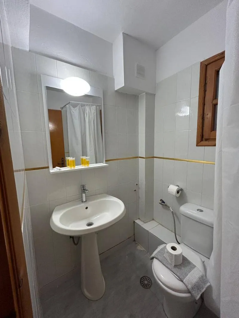 QUADRUPLE DELUXE ONE BEDROOM Room, Tolo Blue Bay, Athens