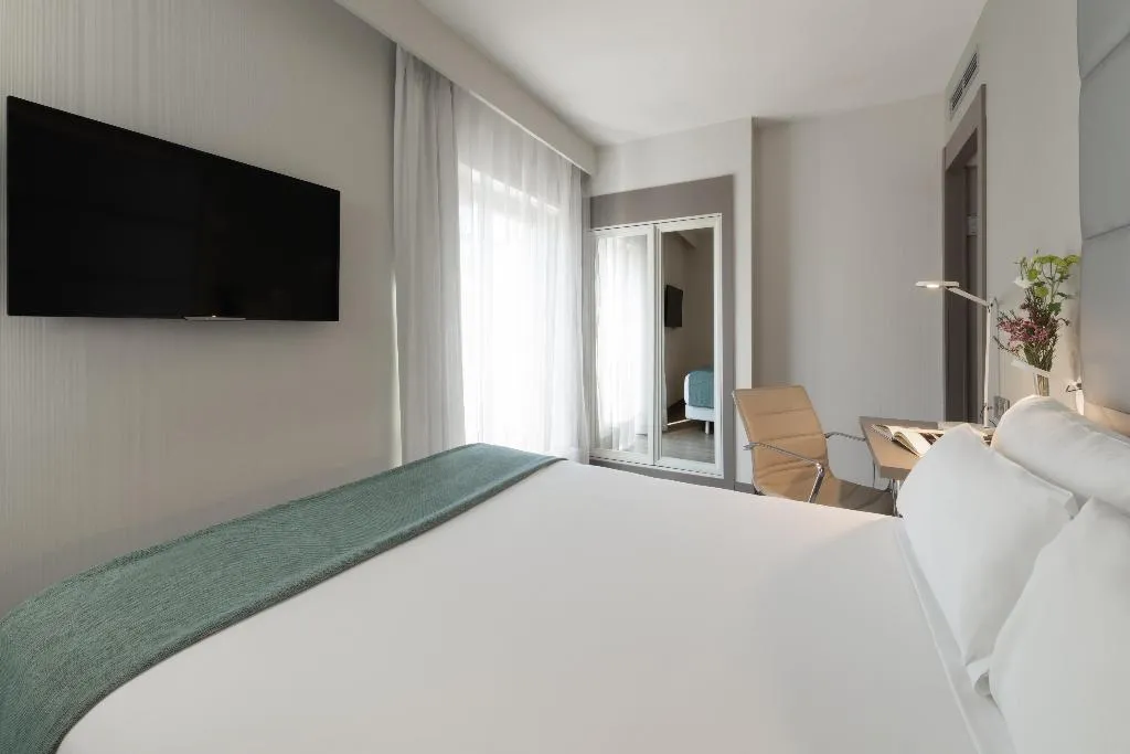 FAMILY ROOM CONNECTING ROOM Room, NH Madrid Zurbano, Madrid