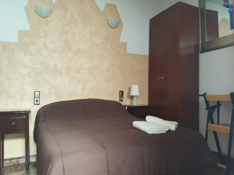 Room, Nuevo Pino, Seville
