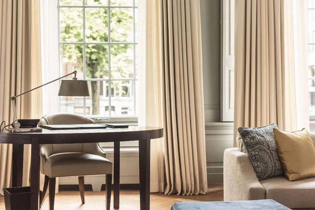 SUITE STANDARD Room, Waldorf Astoria Amsterdam, Amsterdam