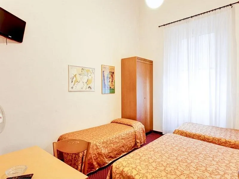 Room, Hotel Nuova Italia, Florence