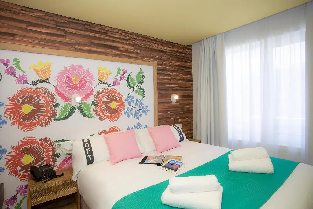 DOUBLE STANDARD Room, Casual Raizes Porto, Porto
