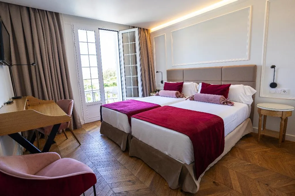 Double or Twin SUPERIOR Room, Senator Port Mahon, Menorca