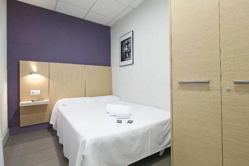 Room, Putxet by Gaiarooms, Barcelona