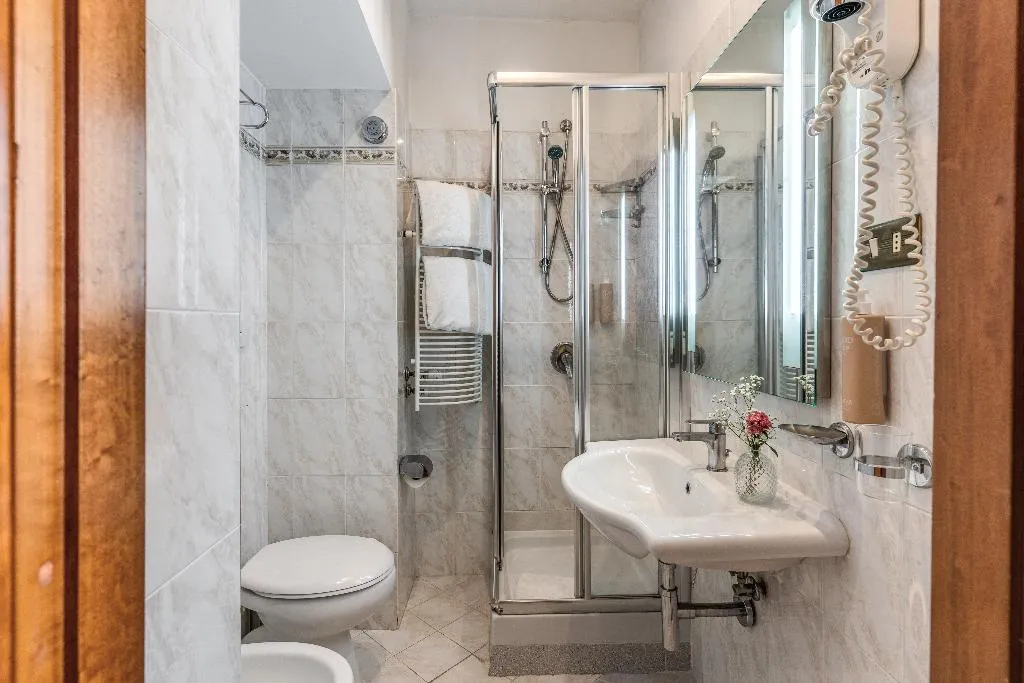DOUBLE STANDARD Room, Sonya, Rome