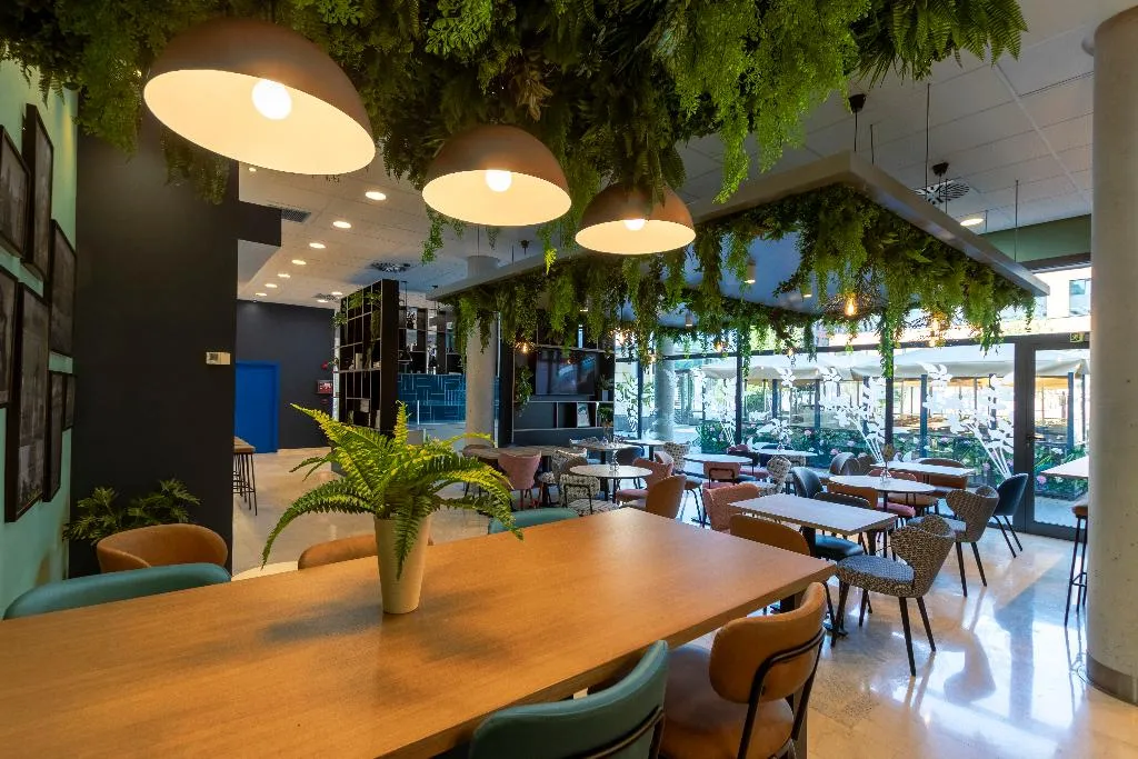 Restaurant, Travelodge Madrid Arturo Soria, Madrid