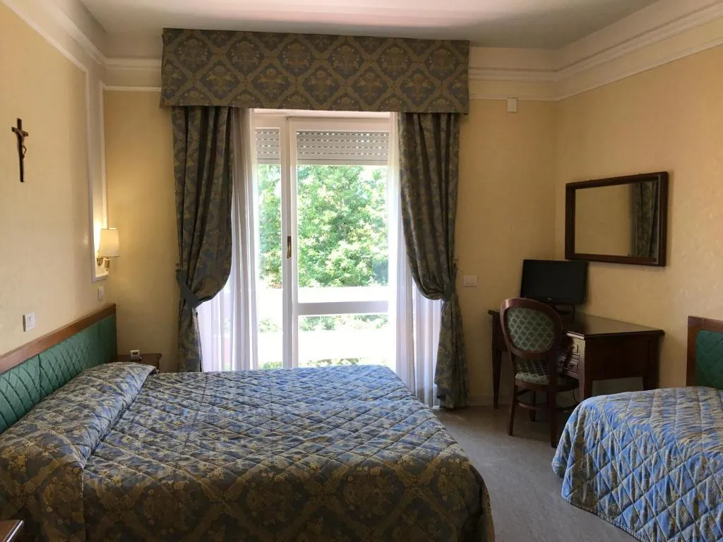 TRIPLE STANDARD Room, Mondial Park Hotel, Rome