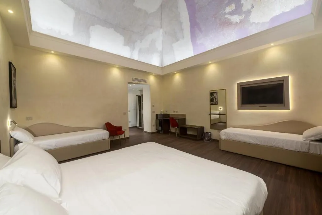 FAMILY ROOM SUPERIOR Room, Hotel Vittoria, Naples
