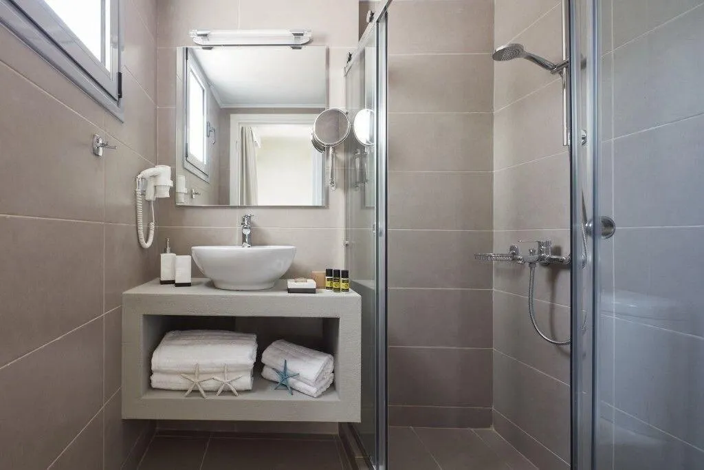 Room, The Gardens Gallery Hotel, Athens