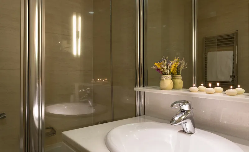 Room, Puerta de Gredos, Madrid