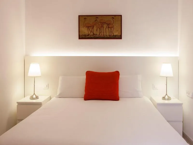 APARTMENT CAPACITY 6 Room, Bacardi Central Suites, Barcelona