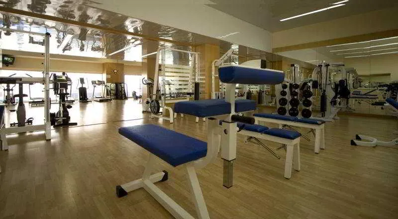 Sports and Entertainment, Suit d M correct code to use 3695, Costa Blanca