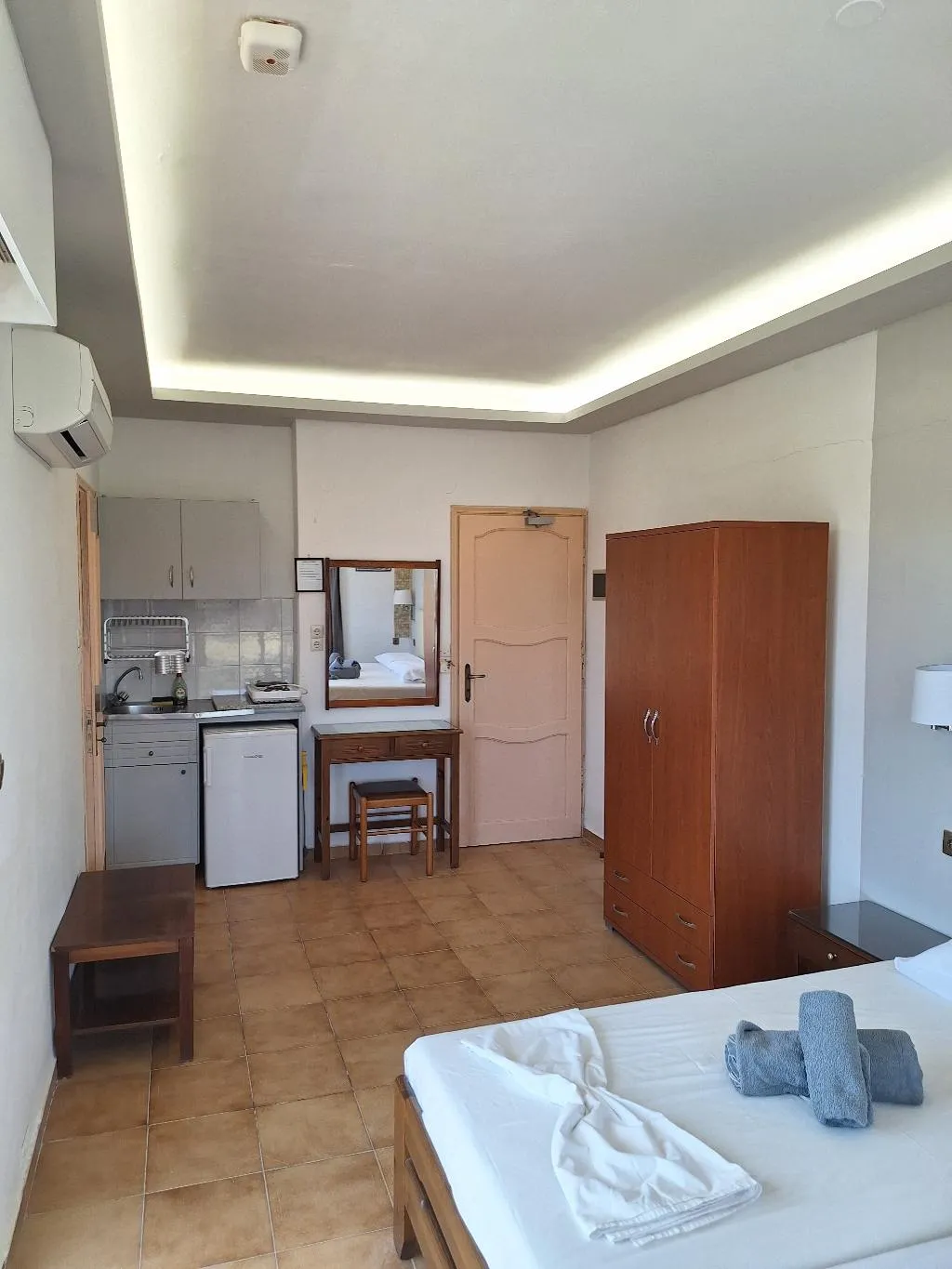 STUDIO CAPACITY 2 Room, Vera Studios, Rhodes