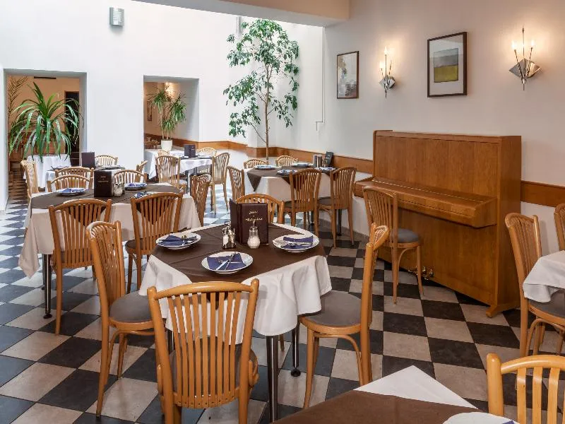 Restaurant, Augustus et Otto, Prague