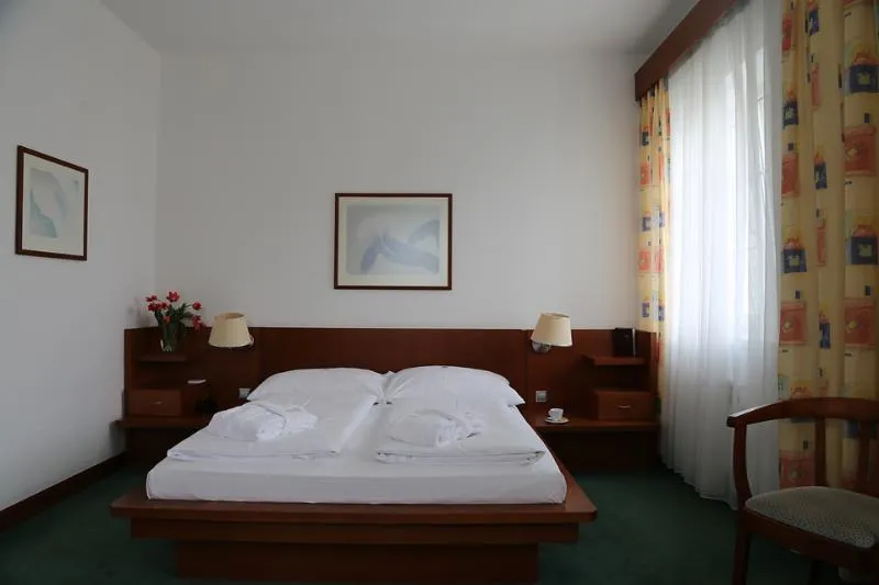 DOUBLE STANDARD Room, Popelka Hotel, Prague
