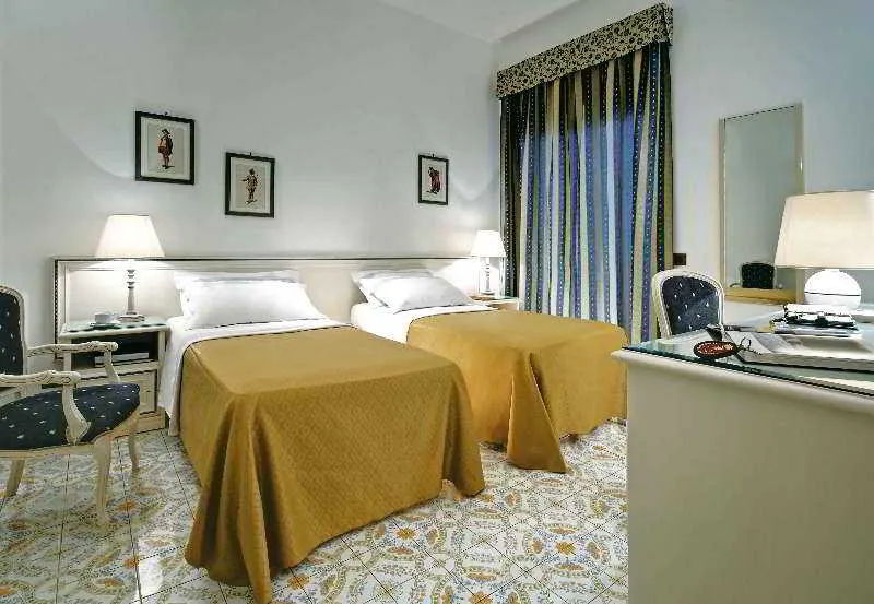 Room, La Reginella Resort & Thermal Spa, Naples