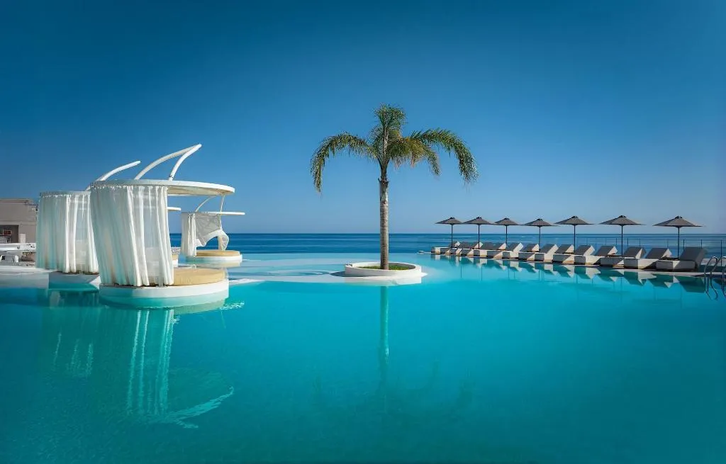 Sports and Entertainment, Enorme Santanna Island, Crete