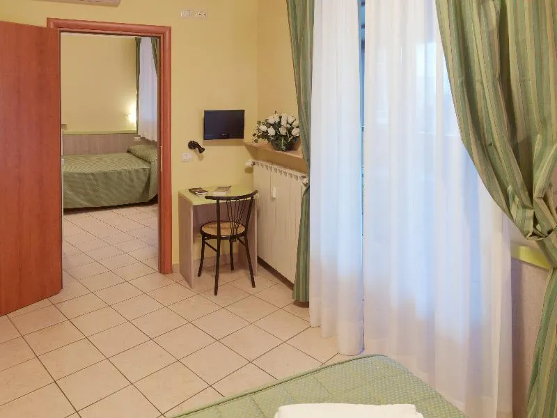 Room, Arco Romana, Milan