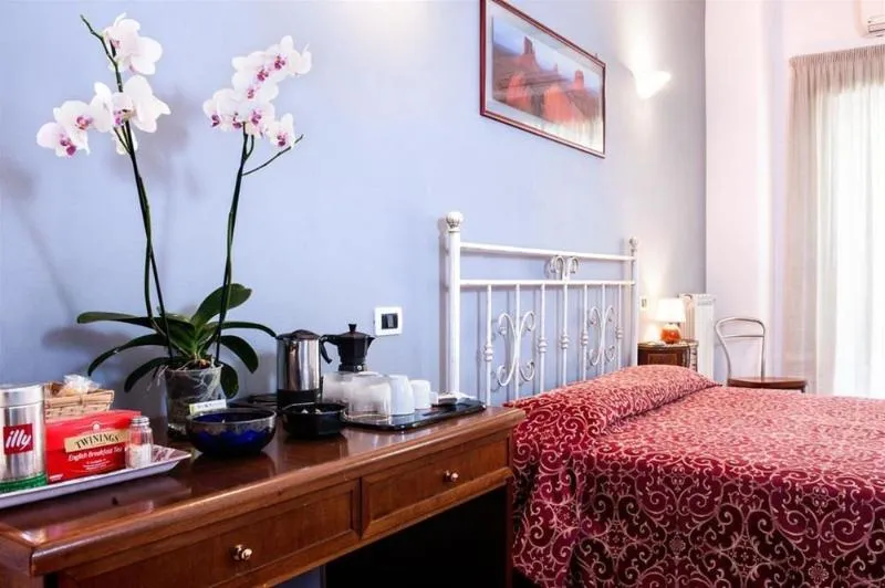 Room, Re di Roma Bed & Breakfast, Naples