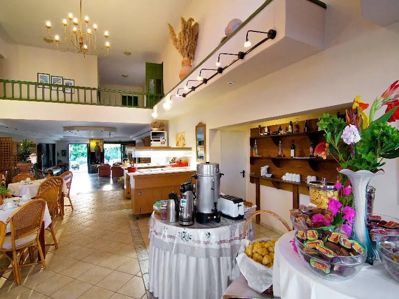 Restaurant, Trefon Hotel Apartments & Suites, Crete