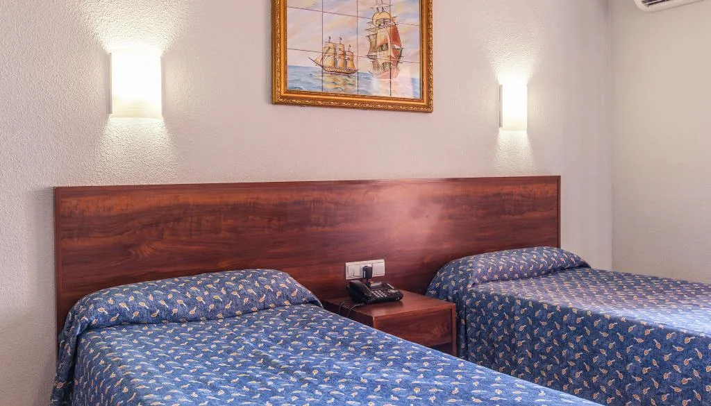 Double or Twin CAPACITY 3 Room, Calas Marina, Costa Blanca