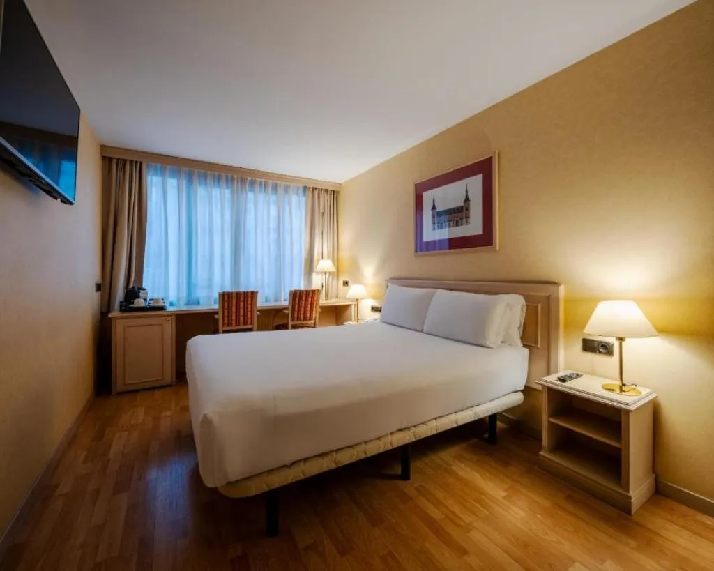 DOUBLE STANDARD Room, BYPILLOW Castellana, Madrid