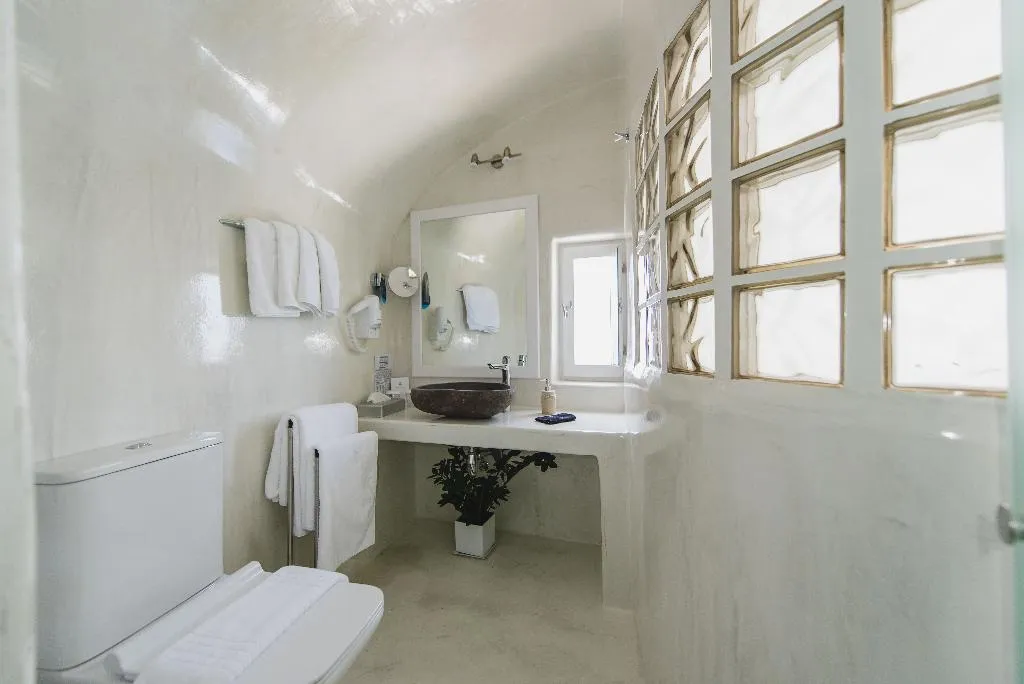 VILLA WITH JACUZZI Room, Fanari Villas, Santorini