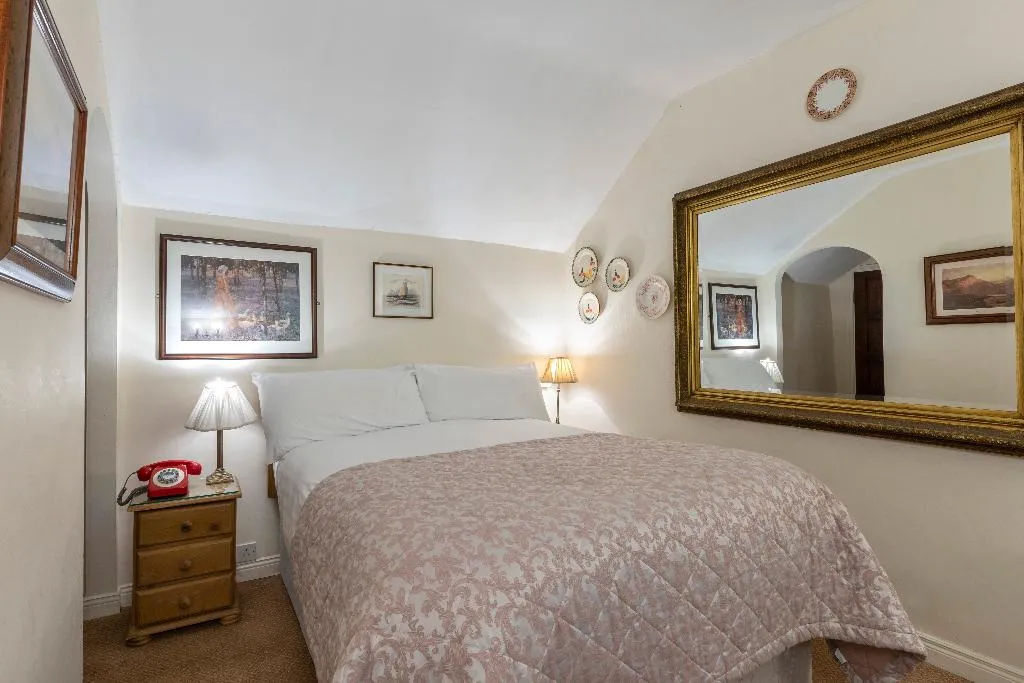 DOUBLE STANDARD Room, Abbeyglen Castle, Connaught
