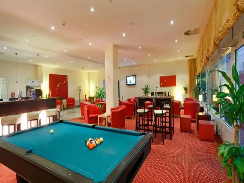 Bar, Premier Inn Berlin City Süd, Berlin