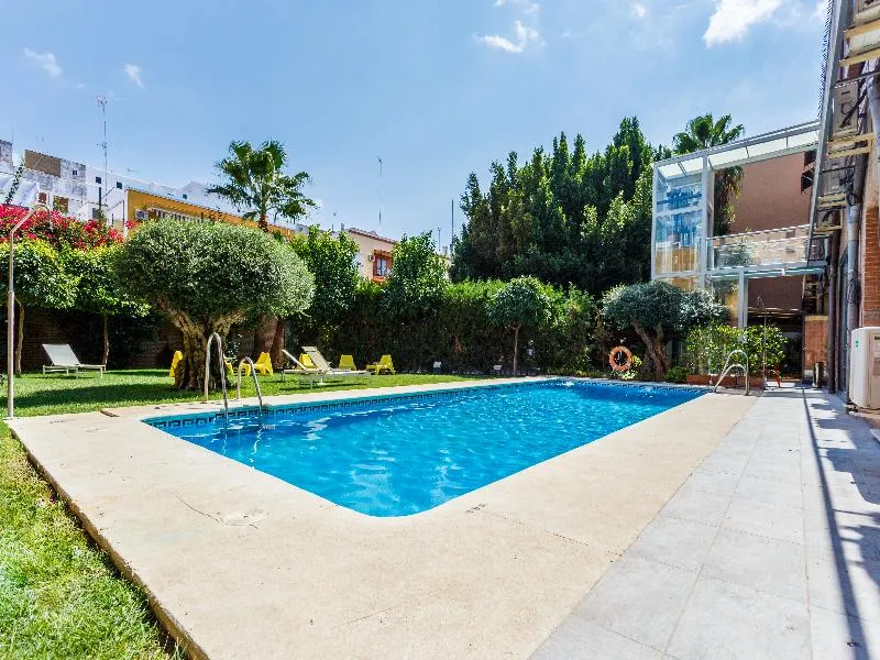 Pool, AACR Monteolivos Hotel, Seville